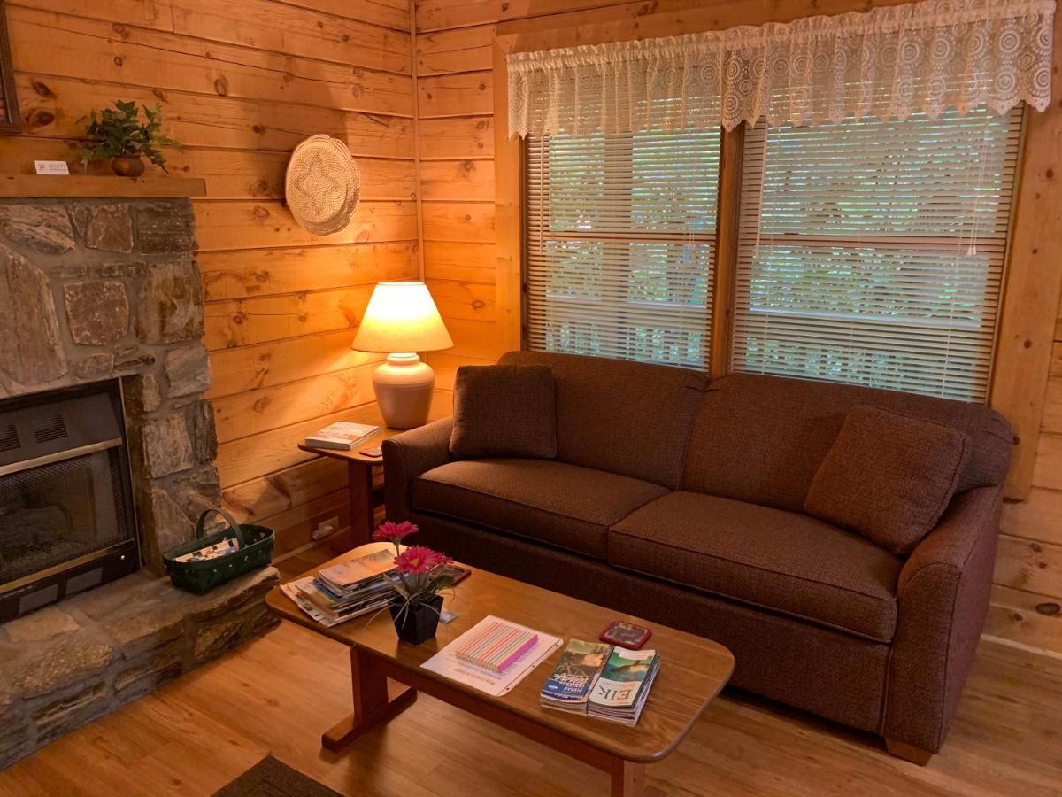 Misty Creek Log Cabins Maggie Valley Eksteriør billede