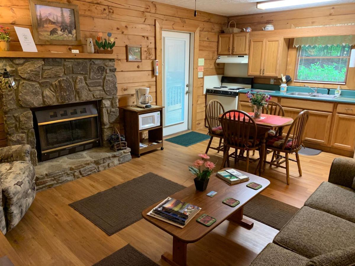 Misty Creek Log Cabins Maggie Valley Eksteriør billede